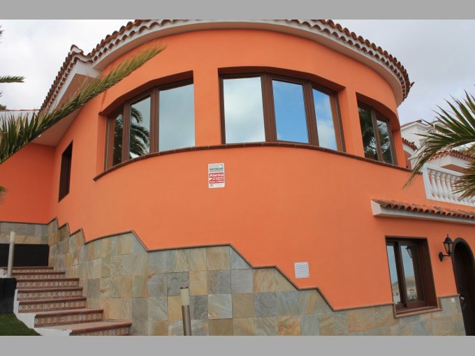 Villa for sale in San Isidro, Tenerife property, V05845