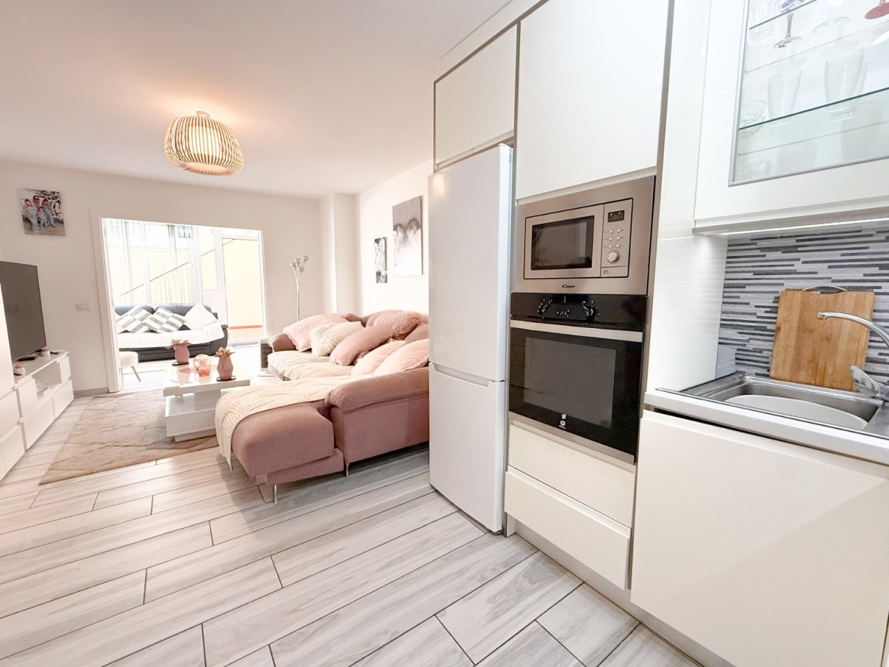 Apartment in Los Cristianos - Image 2