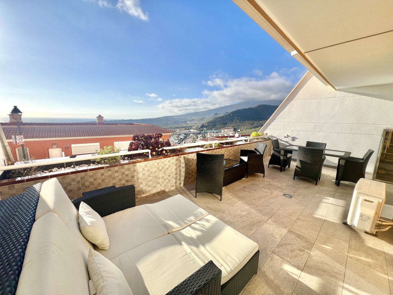 Apartment in Tenerife - Image 2