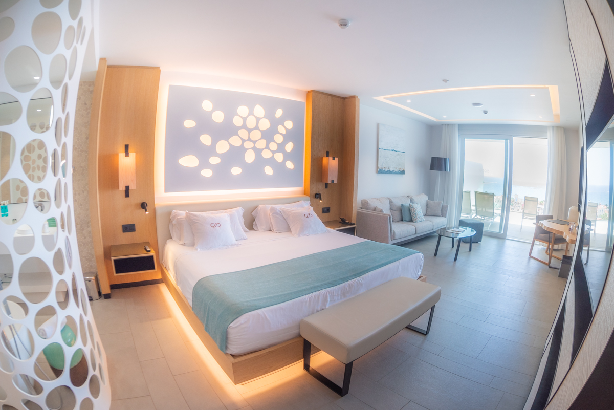 Apartment in La Caleta - Image 4