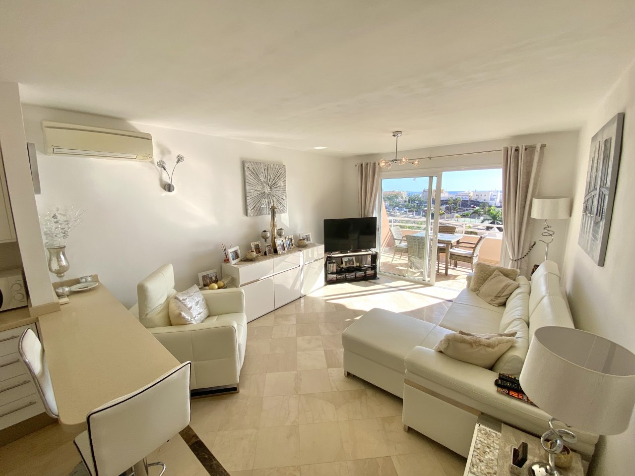 Apartment in La Caleta - Image 3