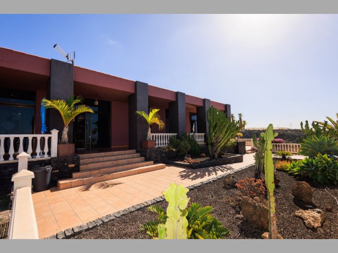 Villa with 10.000m2 in Maleza, Tenerife