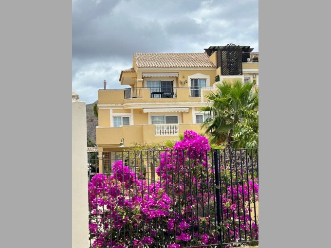 Penthouse Apartment in Granada Park, Tenerife