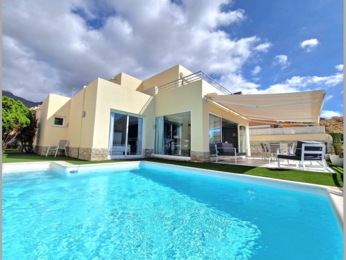 Villa in Los Girasoles, Tenerife